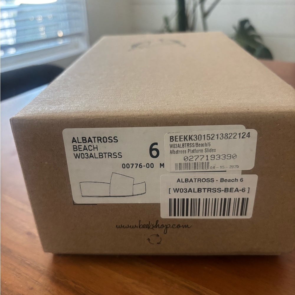 Beek Albatross Leather Platform Slides - Picture 4 of 5